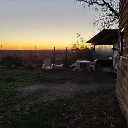 Chalet Au Bord De L'etang. 아파트 모기오