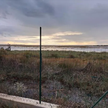 아파트 Chalet Au Bord De L'etang. *